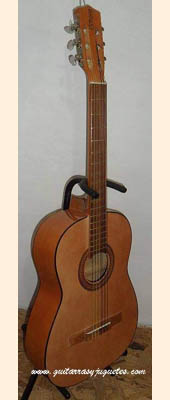 Guitarra Económica modelo ETE de Paracho Vista 4